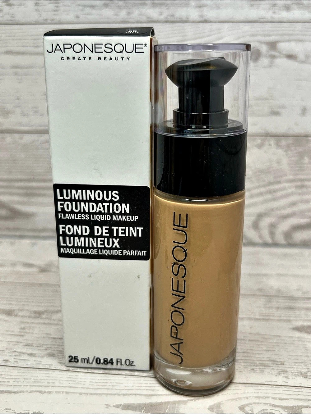 JAPONESQUE Luminous Foundation Shade 06 Foundation NWT